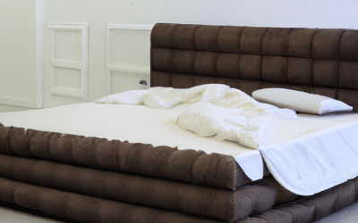 Pros y contras del colchón de muelles: confort y durabilidad vs mantenimiento y firmeza. Consejos para elegir el colchón ideal y tendencias en mobiliario para dormitorios.